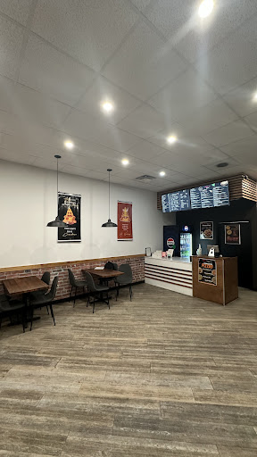 Photo of Tandoori Pizza and Restaurant - 3030 Meadows Pkwy #30, Saskatoon, SK S7V 0R6